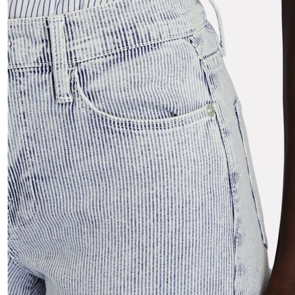 Frame Le High Flare Jeans - Picture 4 of 10